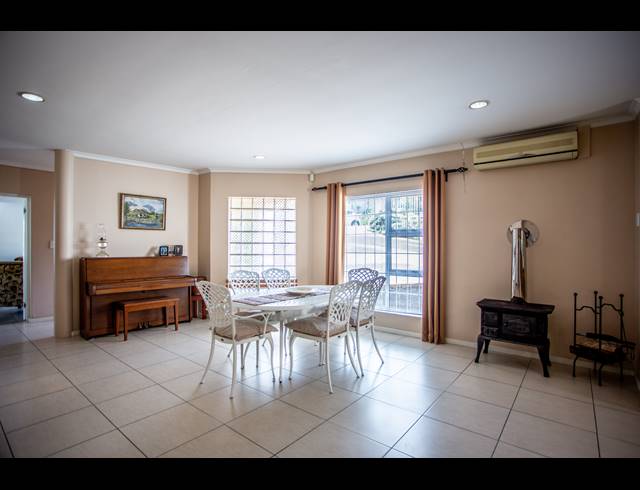 3 BEDROOM HOUSE SOLD IN SONSTRAAL HEIGHTS